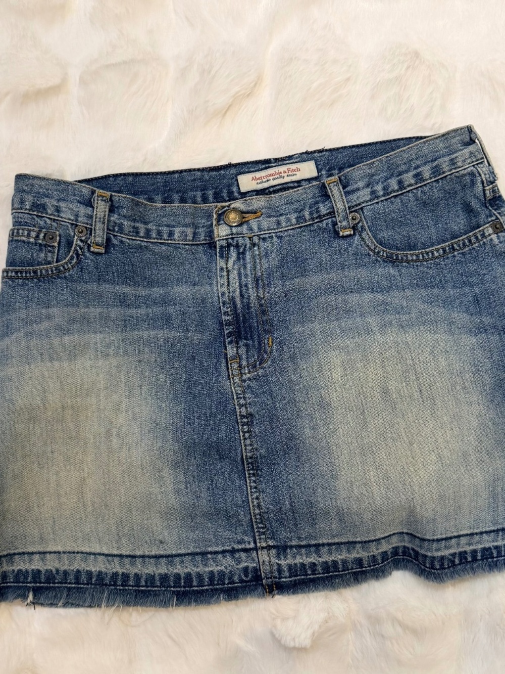 Abercrombie & Fitch Denim Mini Skirt Size 6 Distressed Raw Hem
